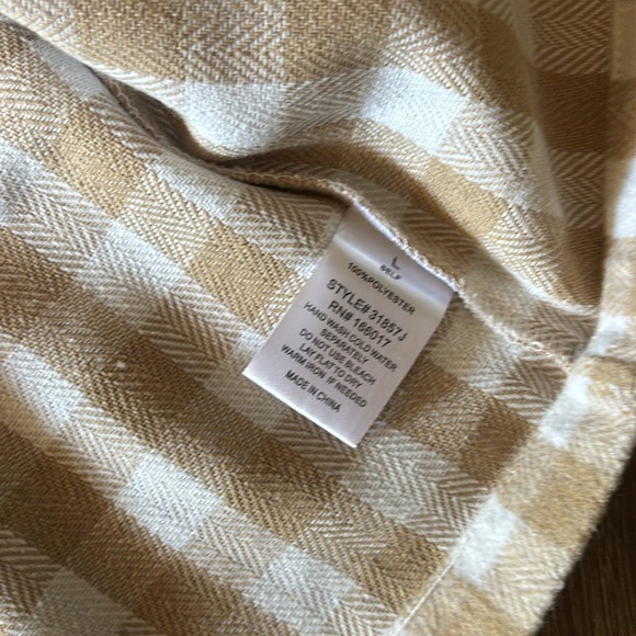 Boutique Cropped Shacket - Picture 3 of 4